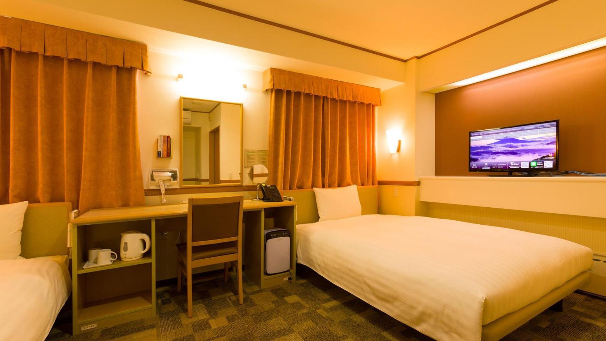 Toyoko Inn Higashi-Hiroshima Saijo Ekimae Szoba fotó