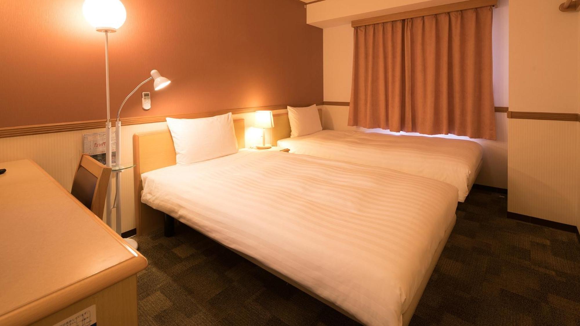 Toyoko Inn Higashi-Hiroshima Saijo Ekimae Szoba fotó