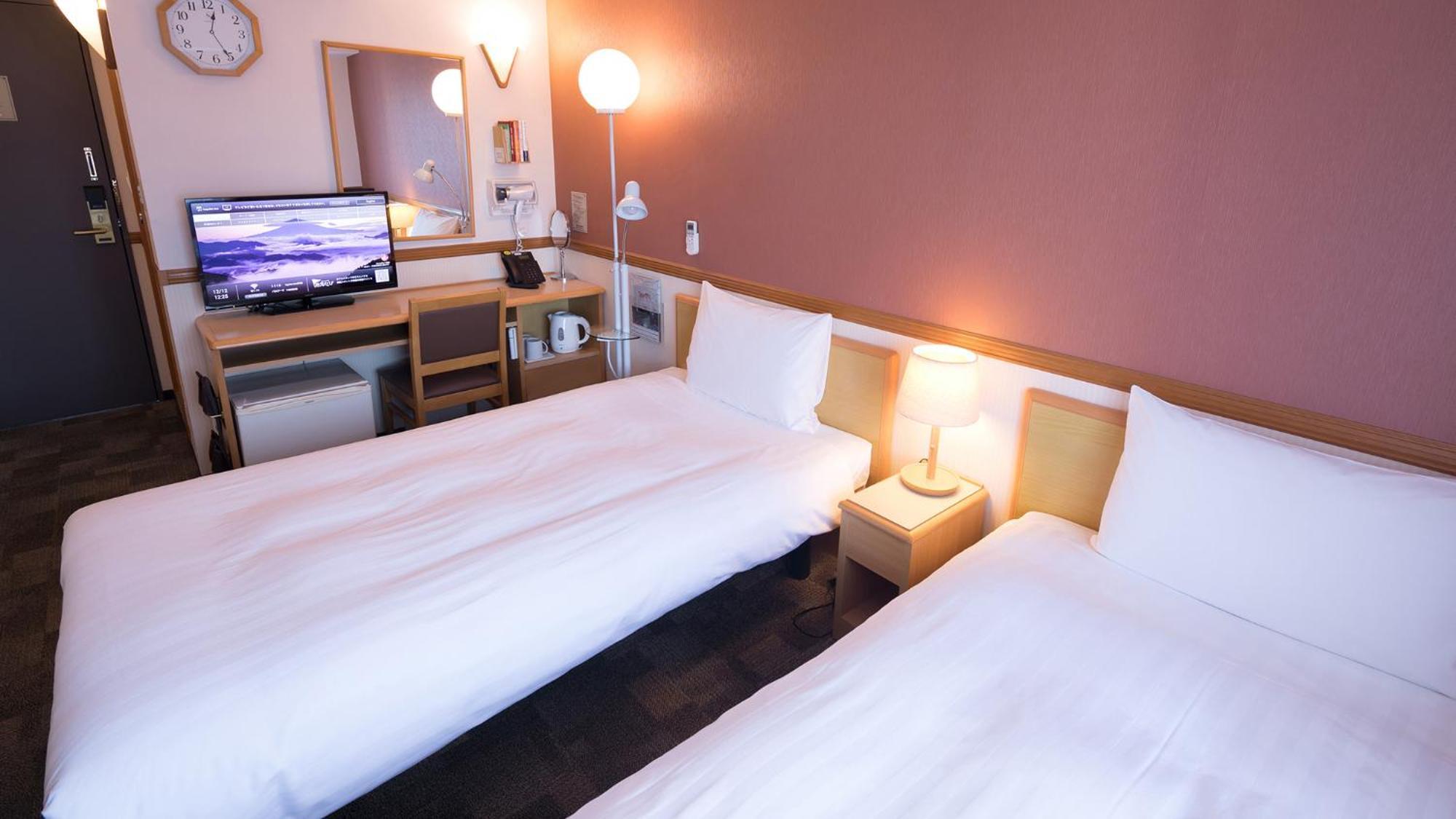 Toyoko Inn Higashi-Hiroshima Saijo Ekimae Szoba fotó