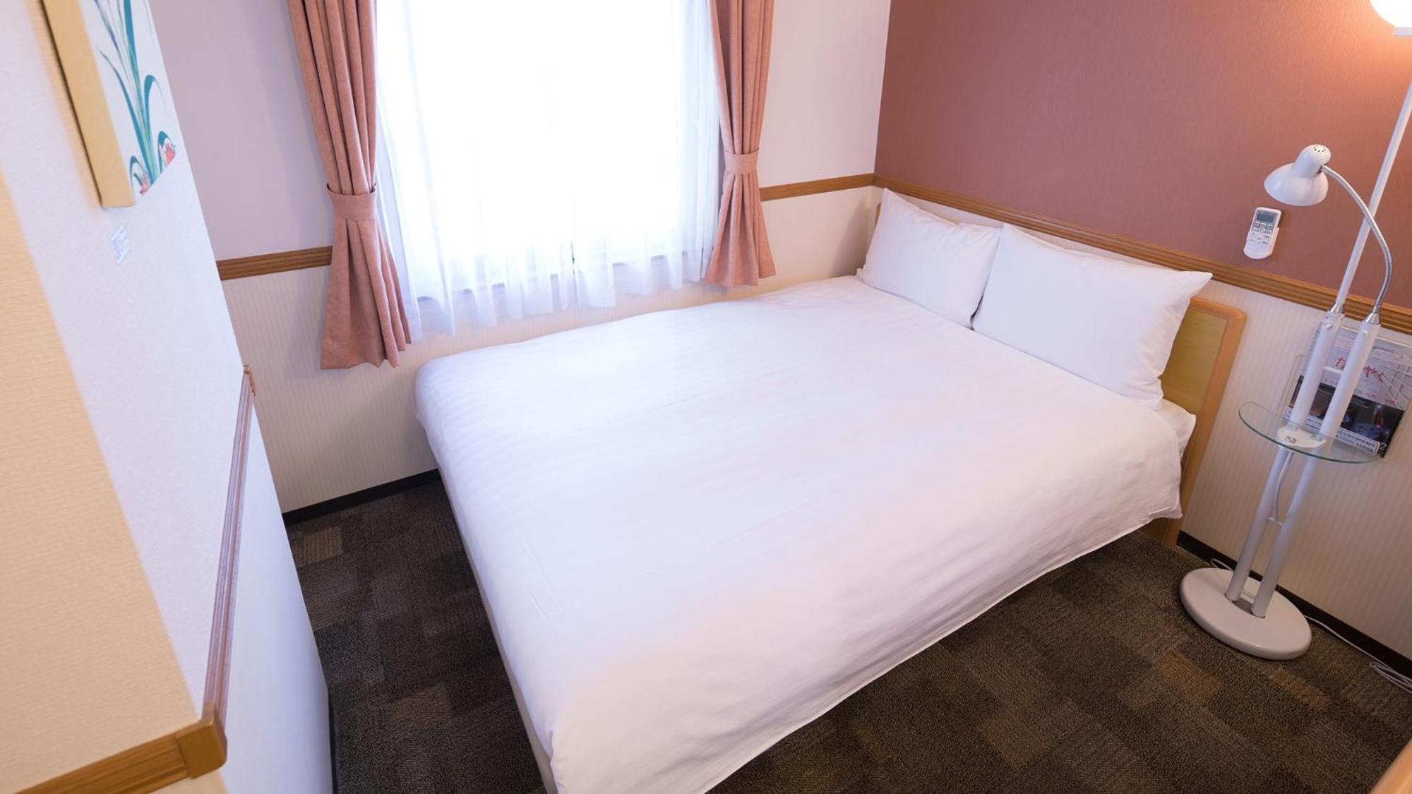 Toyoko Inn Higashi-Hiroshima Saijo Ekimae Szoba fotó