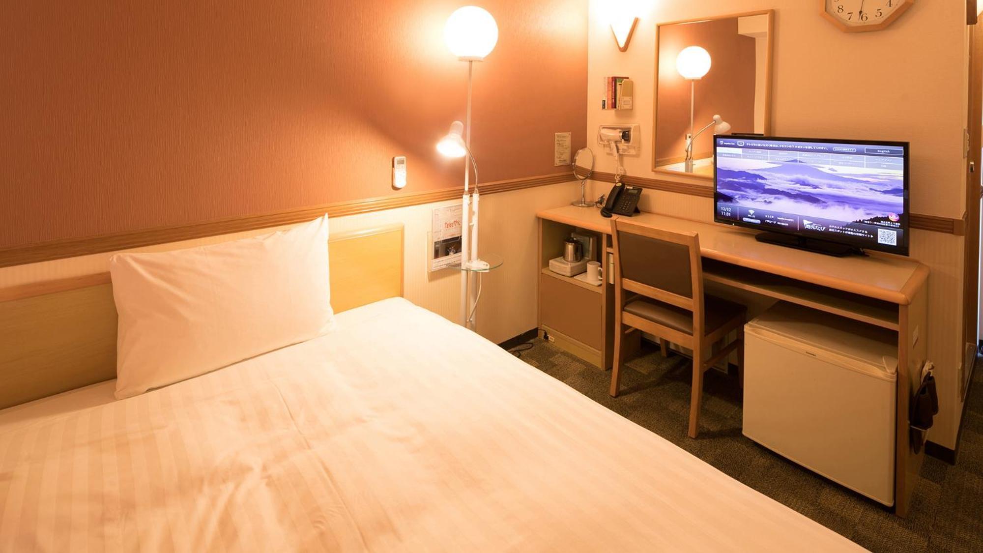 Toyoko Inn Higashi-Hiroshima Saijo Ekimae Szoba fotó