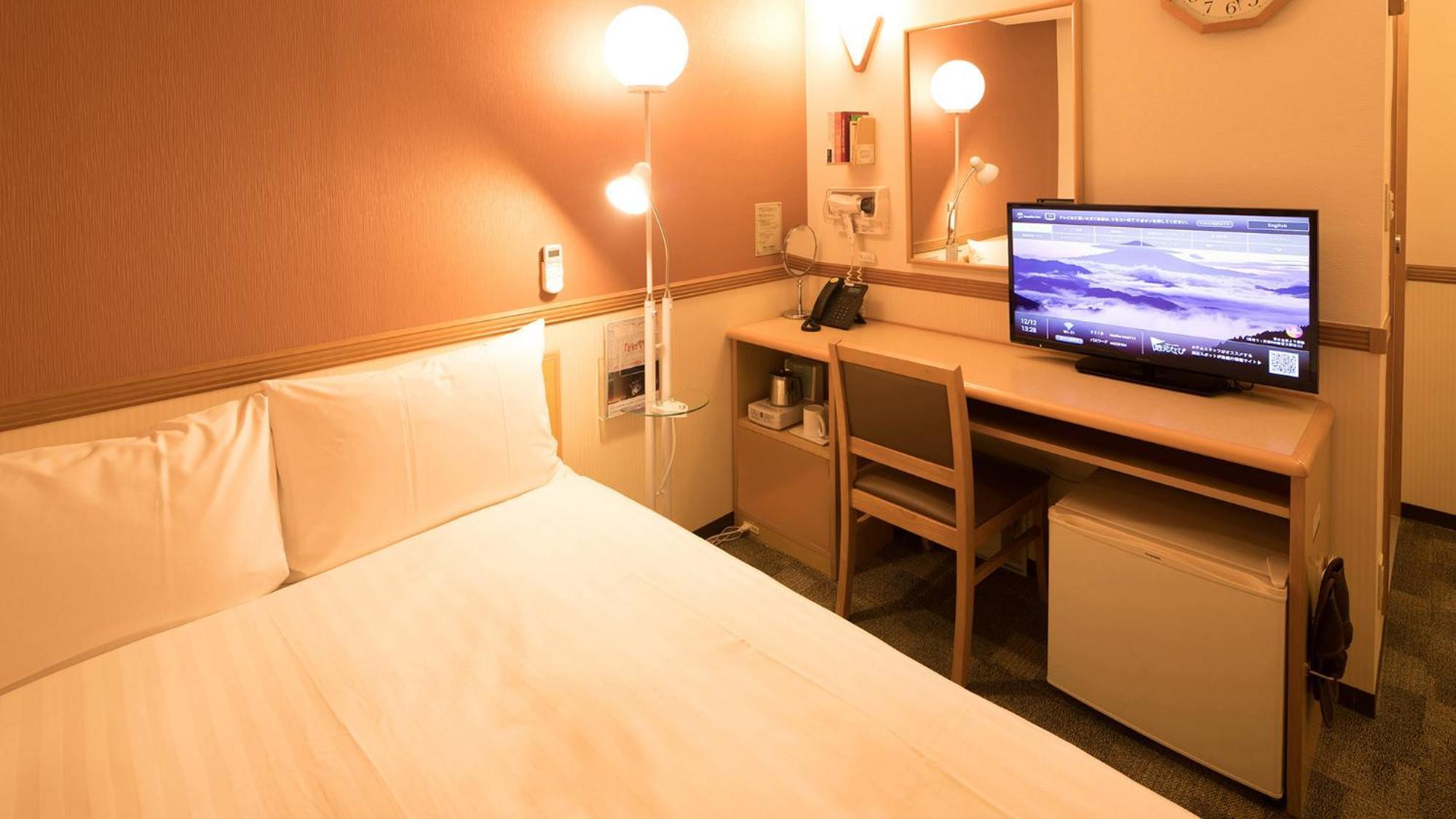 Toyoko Inn Higashi-Hiroshima Saijo Ekimae Szoba fotó