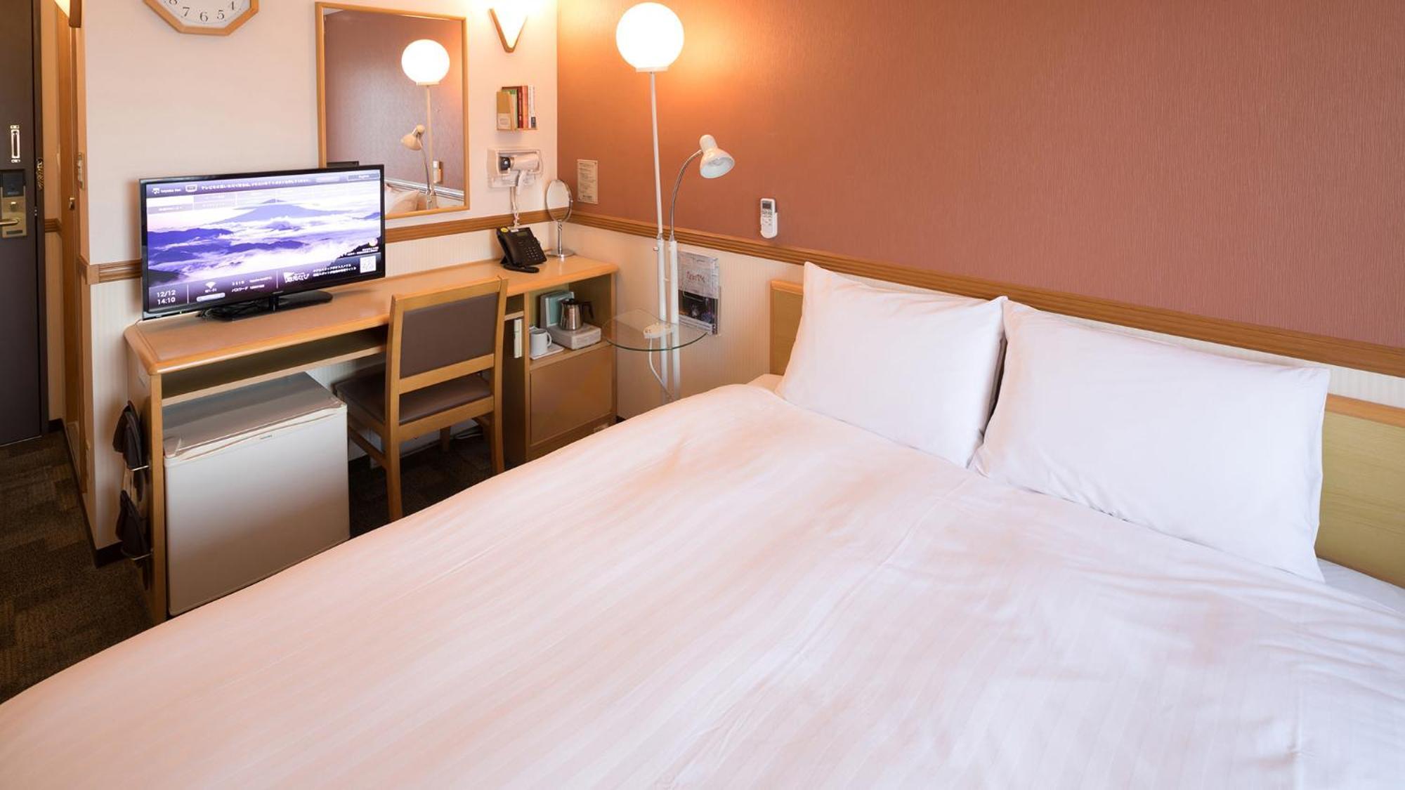 Toyoko Inn Higashi-Hiroshima Saijo Ekimae Szoba fotó