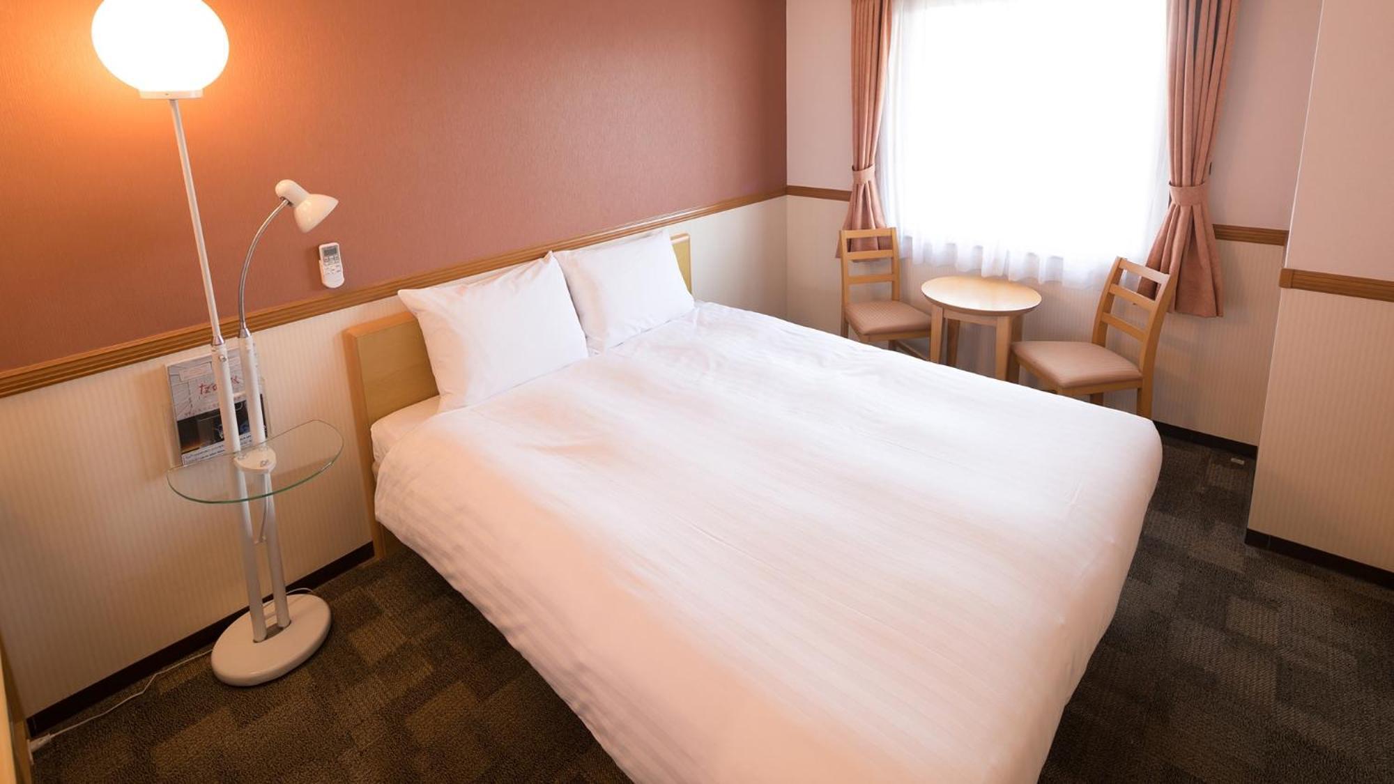 Toyoko Inn Higashi-Hiroshima Saijo Ekimae Szoba fotó