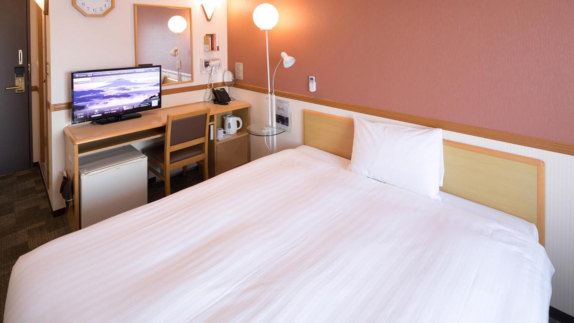 Toyoko Inn Higashi-Hiroshima Saijo Ekimae Szoba fotó