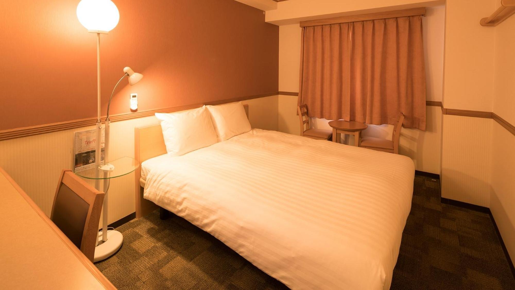 Toyoko Inn Higashi-Hiroshima Saijo Ekimae Szoba fotó